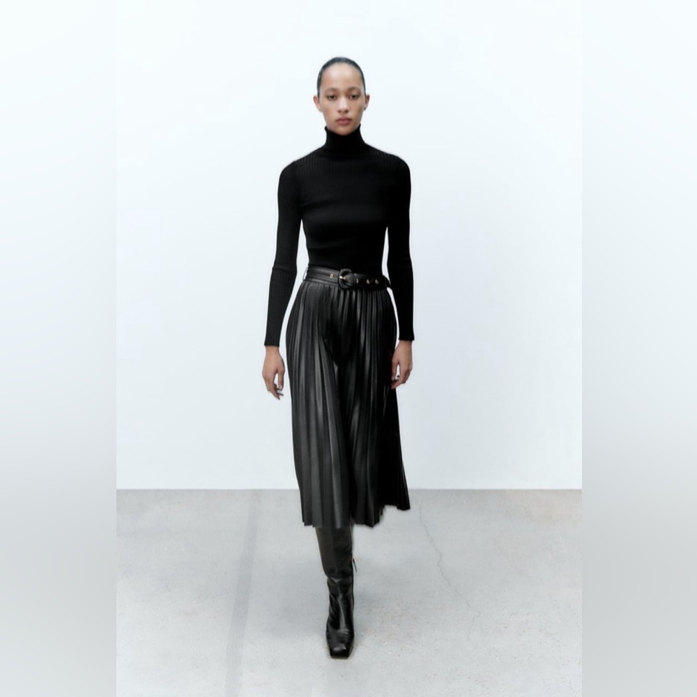 ZARA SKIRT faux vegan leather pleated Midi Black SIZE XSMALL 3046 331 800